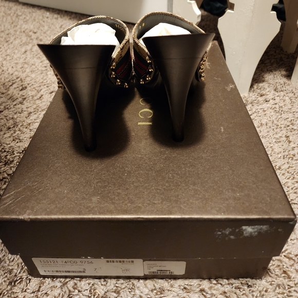 Gucci Heels - Picture 2 of 7